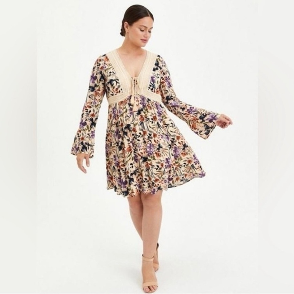 Torrid Floral Mini Gauze Lace Up Skater Dress Size 2 Flutter Sleeve Boho V-Neck